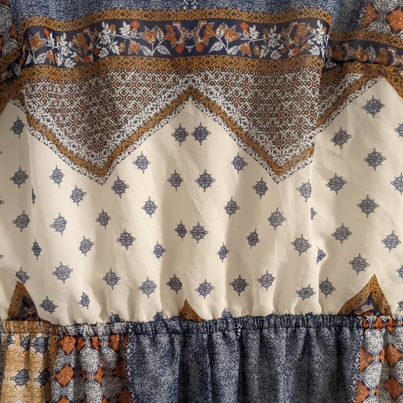 Divided Pattern Dress - Picture 2 of 6